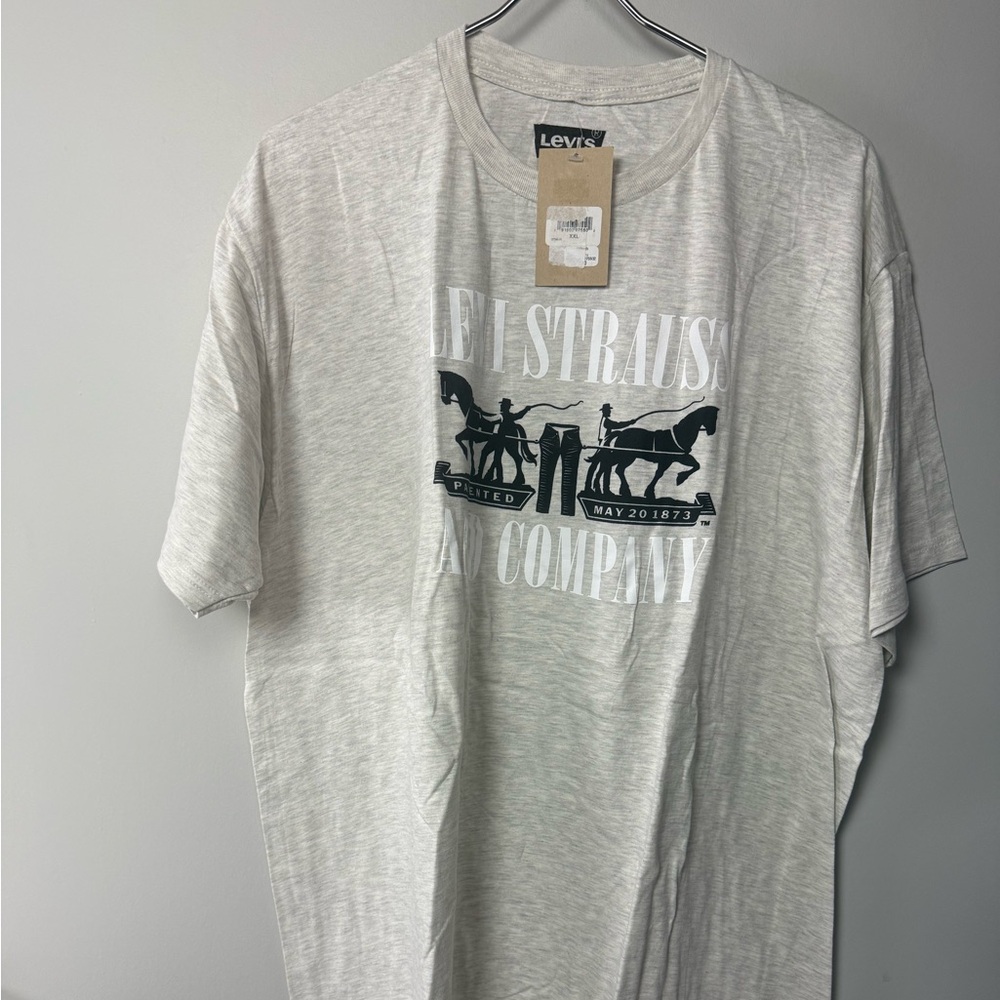 Levi’s T-Shirt Bundle of 3 NWT Floral Graphic Logo Tees New Soft Cotton Shirts - Picture 7 of 11